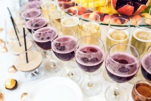 vasos-con-bebidas-alcoholicas_1153-1548
